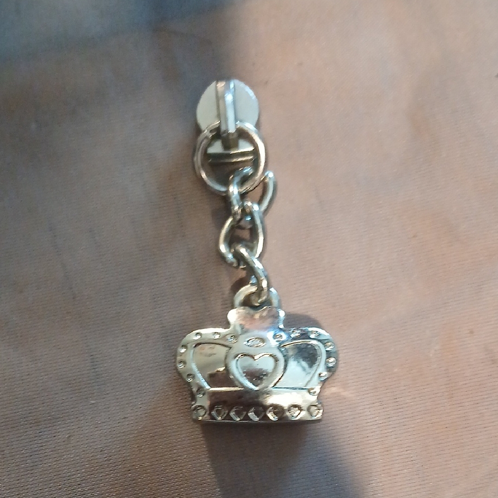 Silver Crown Charm Zipper Keychain